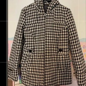 Covington medium houndstooth black white hooded zip up jacket slash pockets